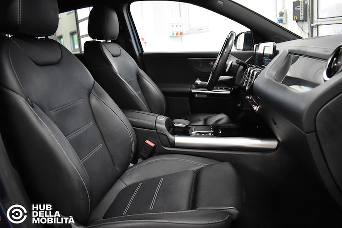 MERCEDES-BENZ GLA 200 d Automatic Premium